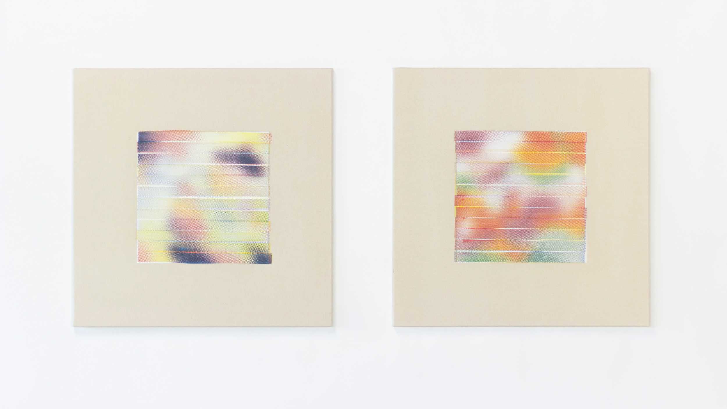 Zwei Leinwände mit einer abstrakten, im Halbtonverfahren gedruckten Textur